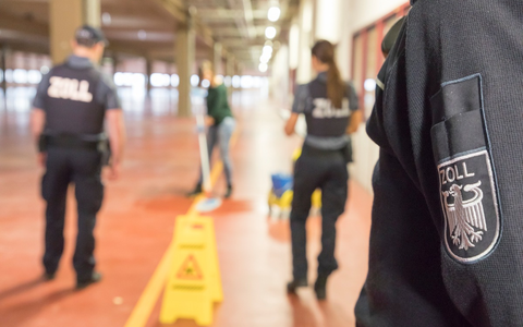 HZA-M: Zoll entdeckt 24 illegale Reinigungskräfte in zwei Münchner Hotels - Foto: presseportal.de