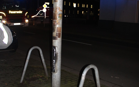POL-GE: Verkehrslenkungsanzeige beschädigt - Stromausfall in mehreren Häusern - Foto: presseportal.de