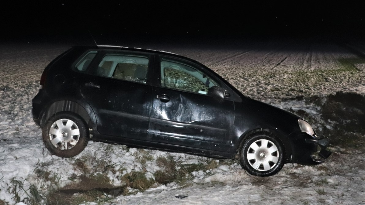 POL-HX: Glatte Fahrbahn wird Autofahrerin zum Verhängnis - Foto: presseportal.de