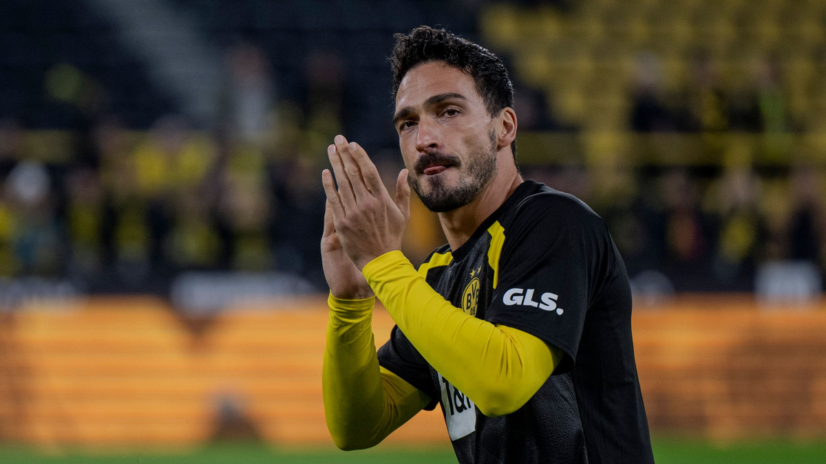 Der Vertrag von Mats Hummels beim BVB läuft im Sommer aus. - Foto: David Inderlied/dpa