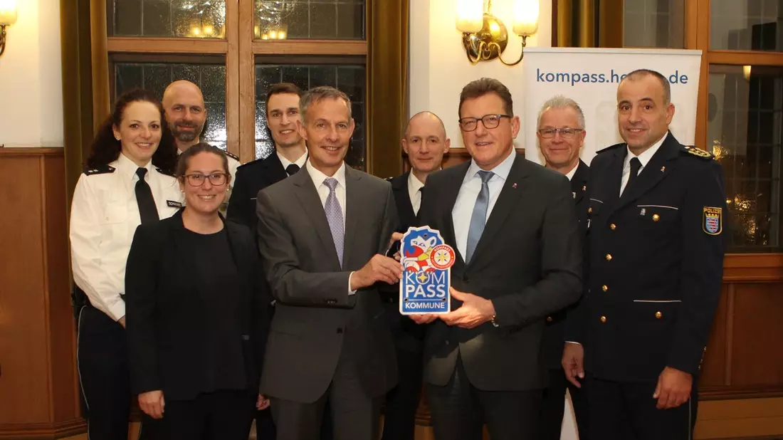 POL-DA: Rüsselsheim: Stadt Rüsselsheim mit KOMPASS-Sicherheitssiegel ausgezeichnet - Bild: presseportal.de