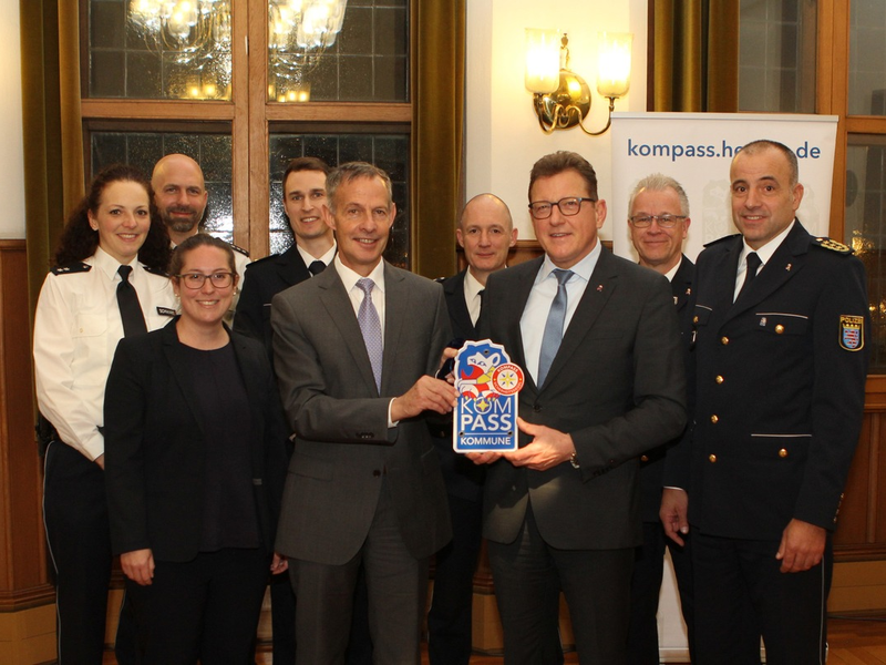 POL-DA: Rüsselsheim: Stadt Rüsselsheim mit KOMPASS-Sicherheitssiegel ausgezeichnet - Foto: presseportal.de