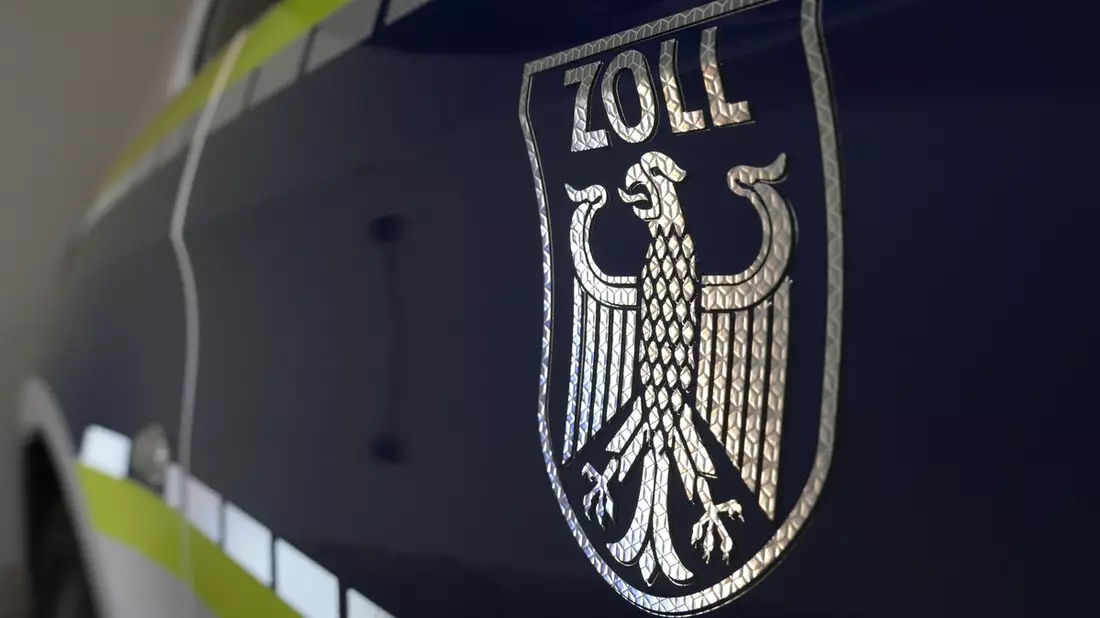 HZA-RO: Hauptzollamt Rosenheim prüft die Gebäudereinigungsbranche / bundesweite Schwerpunktprüfung der Finanzkontrolle Schwarzarbeit - Bild: presseportal.de