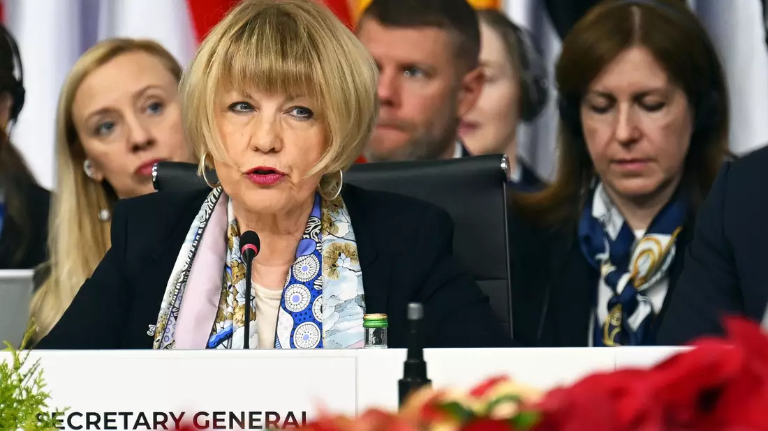 Helga Maria Schmid  bleibt vorerst Generalsekretärin der Organisation für Sicherheit und Zusammenarbeit in Europa (OSZE). - Bild: Sebastian Gollnow/dpa Pool/dpa