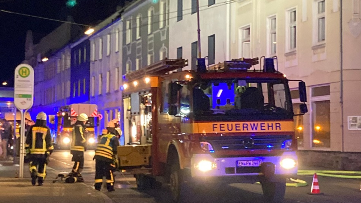 FW-EN: Gemeldeter Brand mit mehrfacher Menschenrettung - Foto: presseportal.de