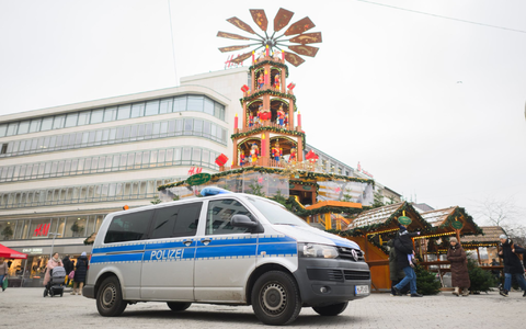 «Videoüberwachung auf Weihnachtsmärkten ist ein hilfreiches Mittel, das intensiv unter dem Einsatz bester Technik genutzt werden sollte», sagt der GdP-Vorsitzende Jochen Kopelke. - Foto: Julian Stratenschulte/dpa