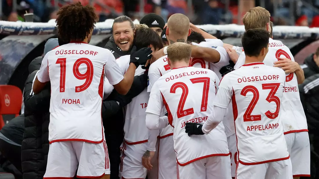 Fortuna Düsseldorf lag in Nürnberg bereits zur Pause mit 3:0 in Führung. - Bild: Heiko Becker/dpa