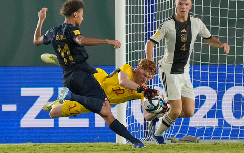 Konstantin Heide wuchs im Elfmeterschießen des WM-Finals über sich hinaus. - Foto: Achmad Ibrahim/AP/dpa