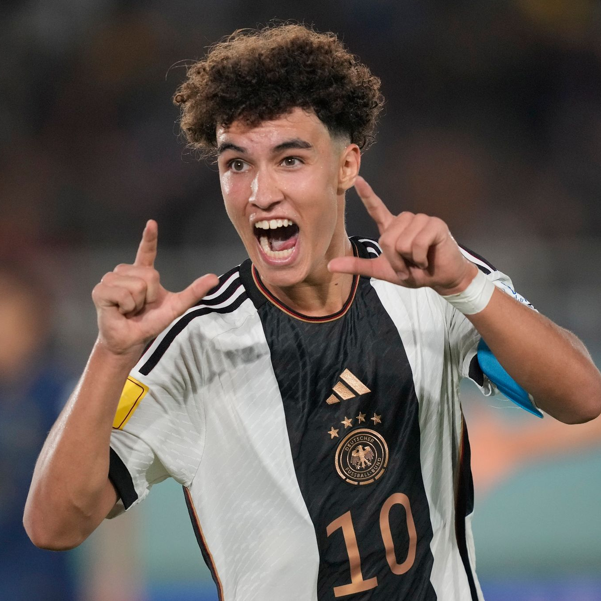 Noah Darvich traf in die Drangphase der Franzosen hinein zum 2:0. - Foto: Achmad Ibrahim/AP/dpa