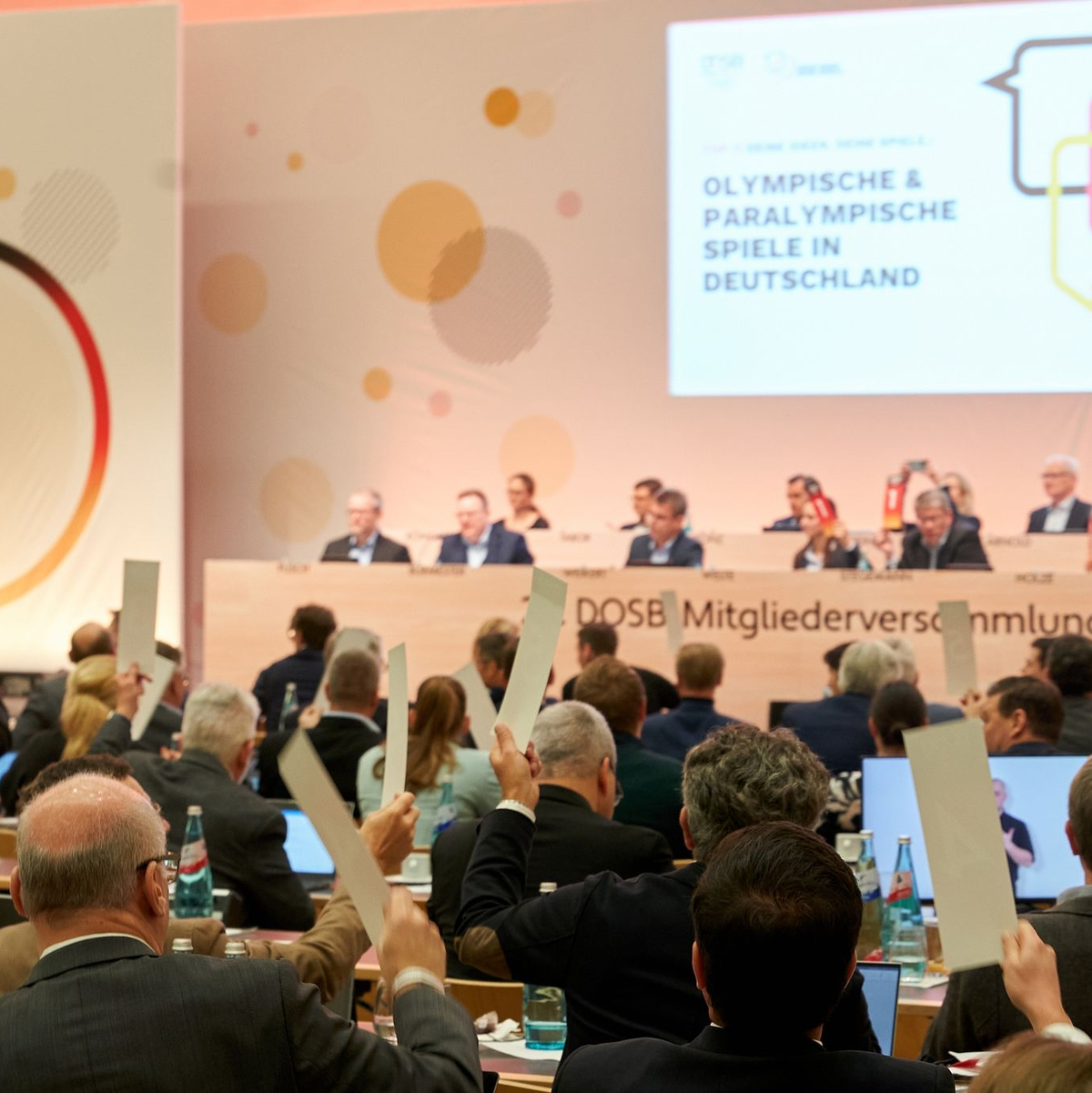 Will dem absteigenden Medaillentrend bei den Olympischen Spielen entgegenwirken: die Mitgliederversammlung des Deutschen Olympischen Sportbundes. - Foto: Thomas Frey/dpa