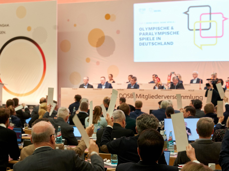 Will dem absteigenden Medaillentrend bei den Olympischen Spielen entgegenwirken: die Mitgliederversammlung des Deutschen Olympischen Sportbundes. - Foto: Thomas Frey/dpa