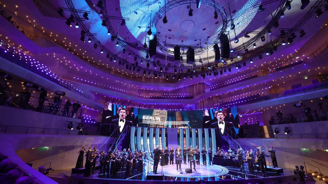 Die DFB-Auswahl war bei der Auslosung in der Hamburger Elbphilharmonie als Team eins in Gruppe A gesetzt. - Bild: Christian Charisius/dpa