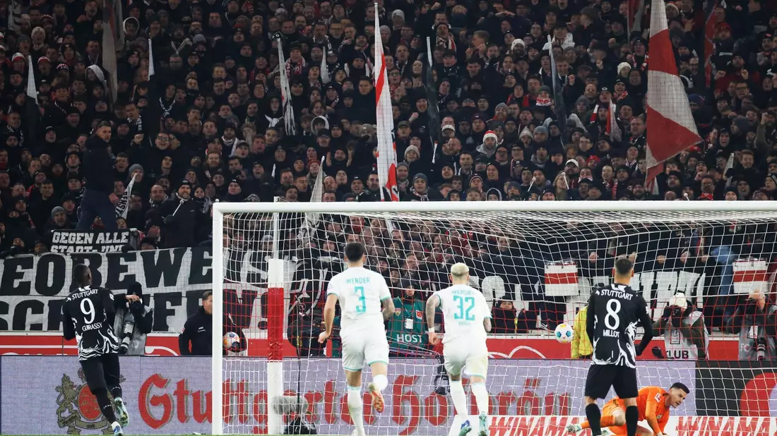 Stuttgarts Serhou Guirassy verwandelt den Strafstoß zum 2:0. - Bild: Philipp von Ditfurth/dpa