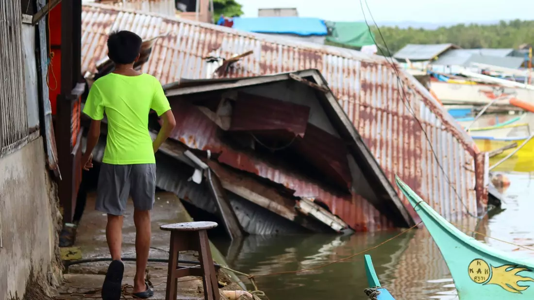 Vor der Küste der philippinischen Insel Mindanao hat sich ein starkes Erdbeben ereignet. - Bild: Ivy Marie Mangadlao/AP