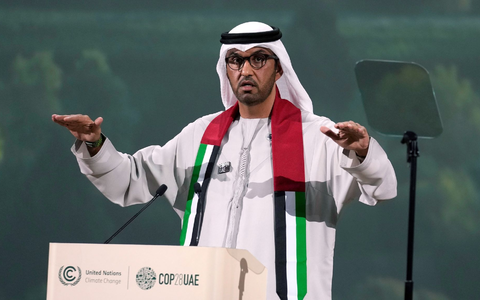 Sultan al-Dschaber, Präsident der Weltklimakonferenz in Dubai und Chef des staatlichen Ölkonzerns Adnoc. - Foto: Kamran Jebreili/AP/dpa