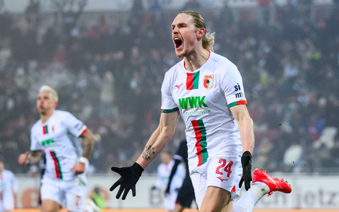 Brachte Augsburg gegen Frankfurt in Führung: Fredrik Jensen. - Foto: Tom Weller/dpa
