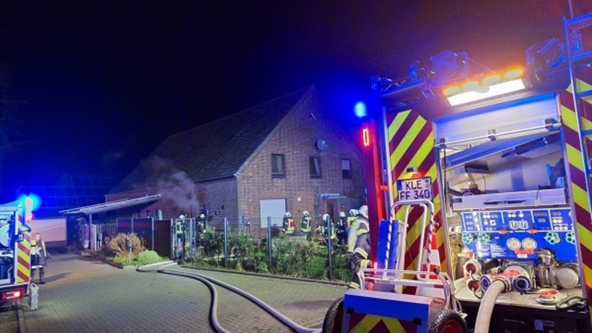 FW Kranenburg: Wohnungsbrand in Zyfflich - Foto: presseportal.de