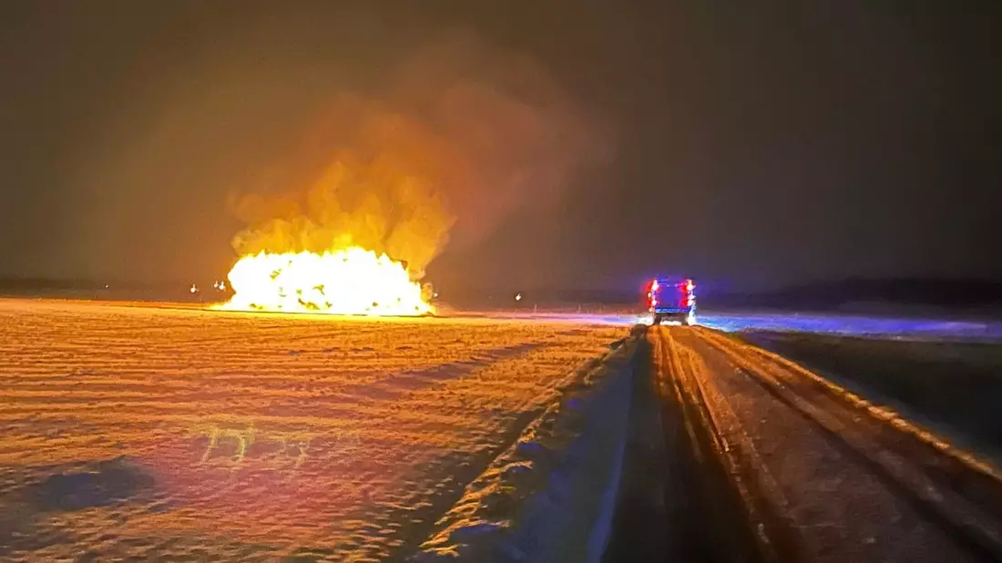 FW-MG: Brand einer Strohmiete - Bild: presseportal.de