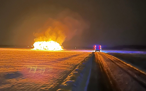 FW-MG: Brand einer Strohmiete - Foto: presseportal.de
