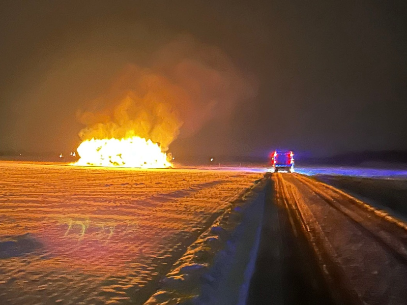 FW-MG: Brand einer Strohmiete - Foto: presseportal.de