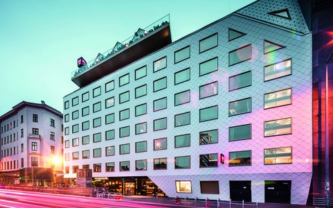 Ein Hotel mit Ecken und Kanten - Foto: PREFA/Croce & Wir über pressetext.de