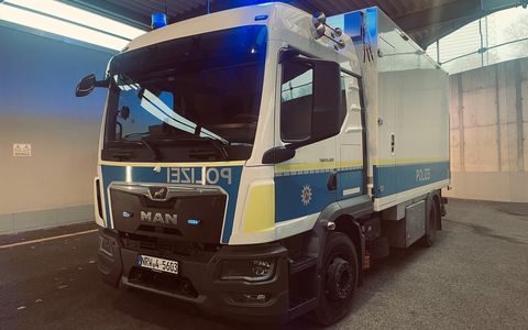 LKA-NRW: LKA NRW - Fuhrpark wieder auf dem neusten Stand - Entschärfer stellen Einsatzfahrzeug vor - Foto: presseportal.de