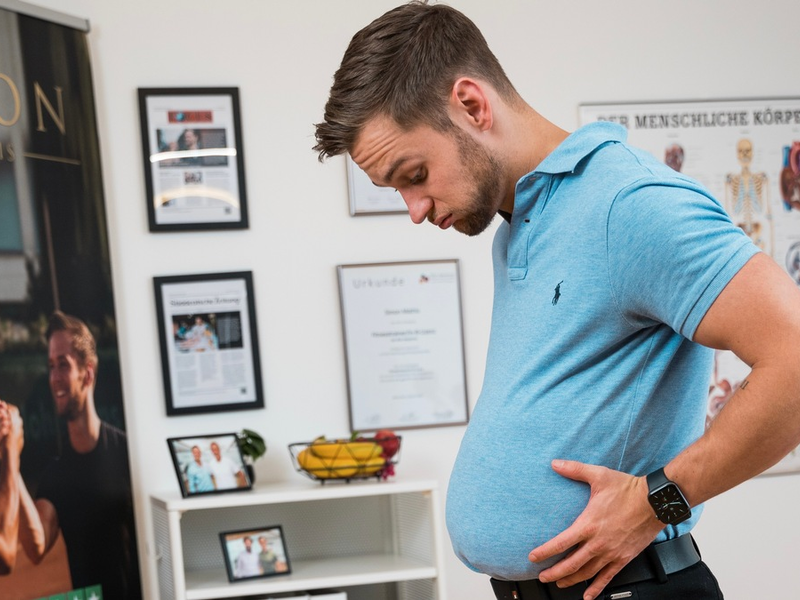 Bauchfett loswerden mit Sit-ups? Das kann nicht funktionieren! - Abnehmcoach Simon Mathis erklärt, warum - Foto: presseportal.de