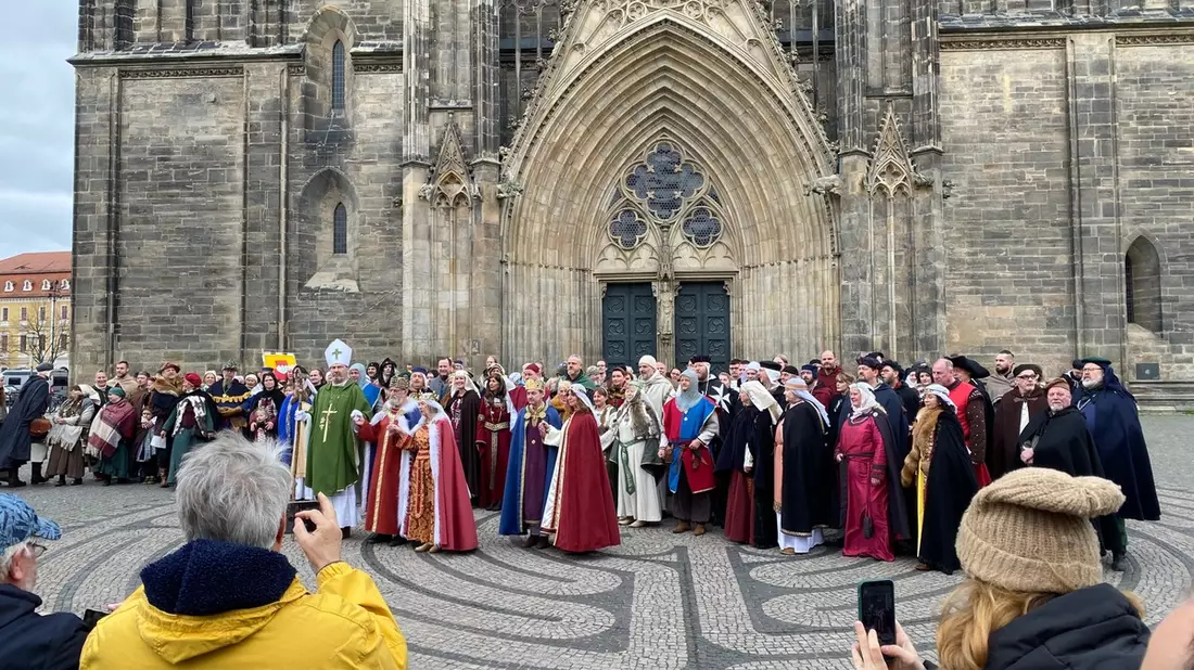 70.000 Menschen auf den Spuren Kaiser Ottos des Großen in Sachsen-Anhalt / Zentrum für Mittelalterausstellungen zieht positive Bilanz zum Projekt Des Kaisers letzte Reise - Bild: presseportal.de