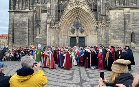 70.000 Menschen auf den Spuren Kaiser Ottos des Großen in Sachsen-Anhalt / Zentrum für Mittelalterausstellungen zieht positive Bilanz zum Projekt Des Kaisers letzte Reise - Foto: presseportal.de