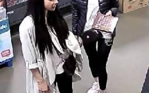 POL-GÖ: (589/2023) Erst Geldbörse gestohlen, dann Geld abgehoben - Öffentlichkeitsfahndung nach zwei unbekannten Trickdiebinnen und ihrem Komplizen eingeleitet, Polizei Hann. Münden bittet um Hinweise - Foto: presseportal.de