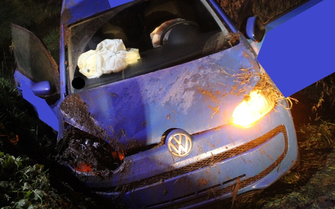 POL-MI: In Graben geraten - Foto: presseportal.de