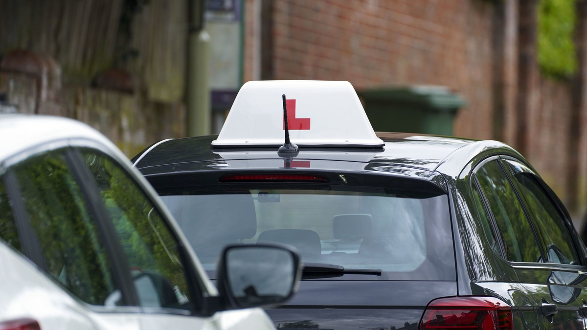 Erst im 60. Versuch hat ein Prüfling in England die theoretische Fahrprüfung gemeistert. - Foto: Steve Parsons/PA Archive/dpa