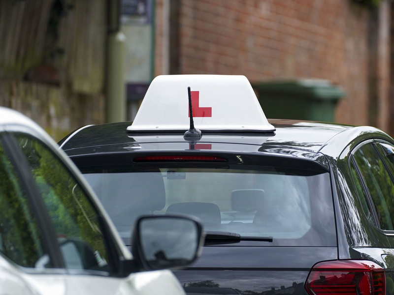 Erst im 60. Versuch hat ein Prüfling in England die theoretische Fahrprüfung gemeistert. - Foto: Steve Parsons/PA Archive/dpa
