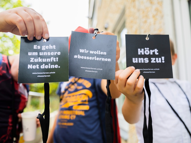 PISA: Was sagen die Schüler? / Kinder und Jugendliche im Bürgerrat fordern bessere Bildung / #besserlernen: bundesweite Aktion an Schulen zum Tag der Bildung - Foto: presseportal.de