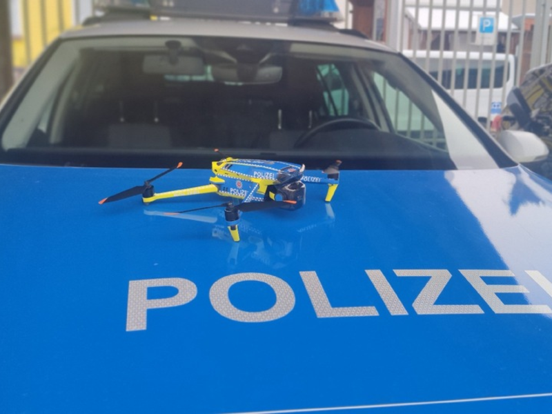 POL-GOE: Wertvolle Unterstützung aus der Luft - Polizeidirektion Göttingen erhält Drohnen und bildet Luftfahrzeugfernführende aus - Foto: presseportal.de