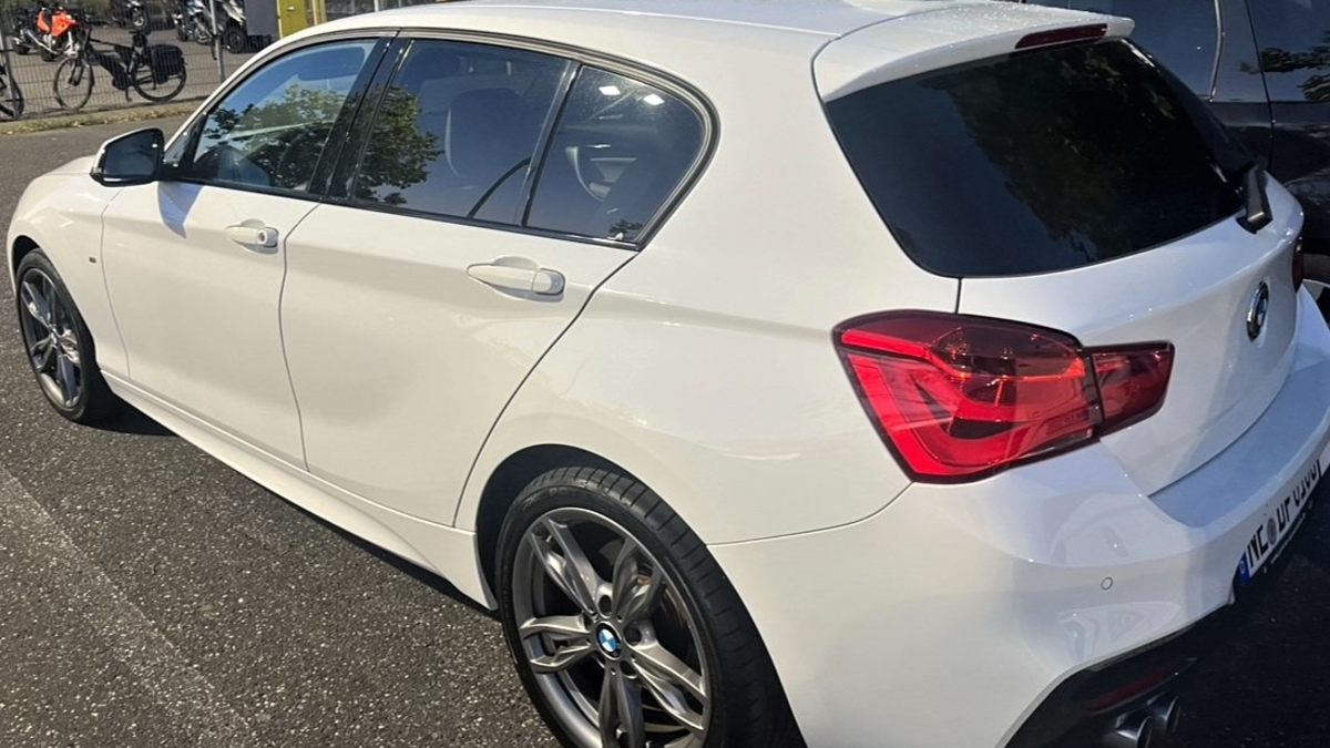 POL-NE: Weiße Kombilimousine entwendet - Foto: presseportal.de