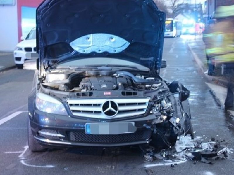 POL-ME: Beifahrerin eines Kraftrads nach Unfall schwer verletzt - Ratingen - 2312015 - Foto: presseportal.de