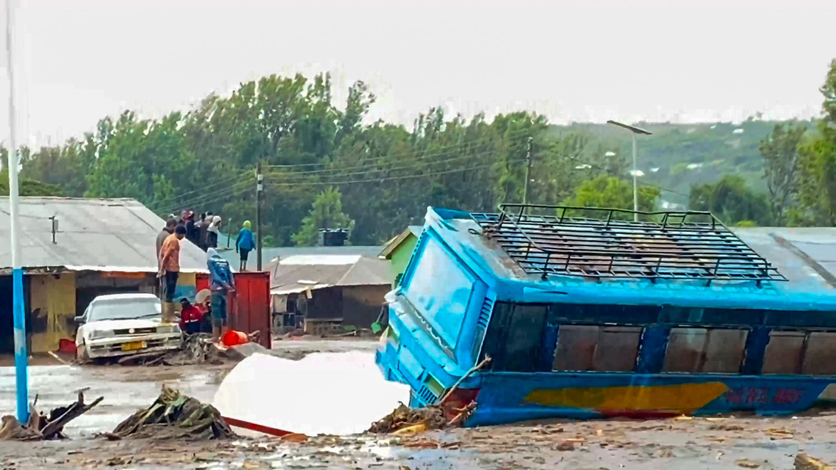 Heftige Regenfälle hatten am Samstagabend eingesetzt und am Sonntag Schlammlawinen am Mount Hanang ausgelöst. Besonders betroffen war die Stadt Katesh. - Foto: ---/AP/dpa