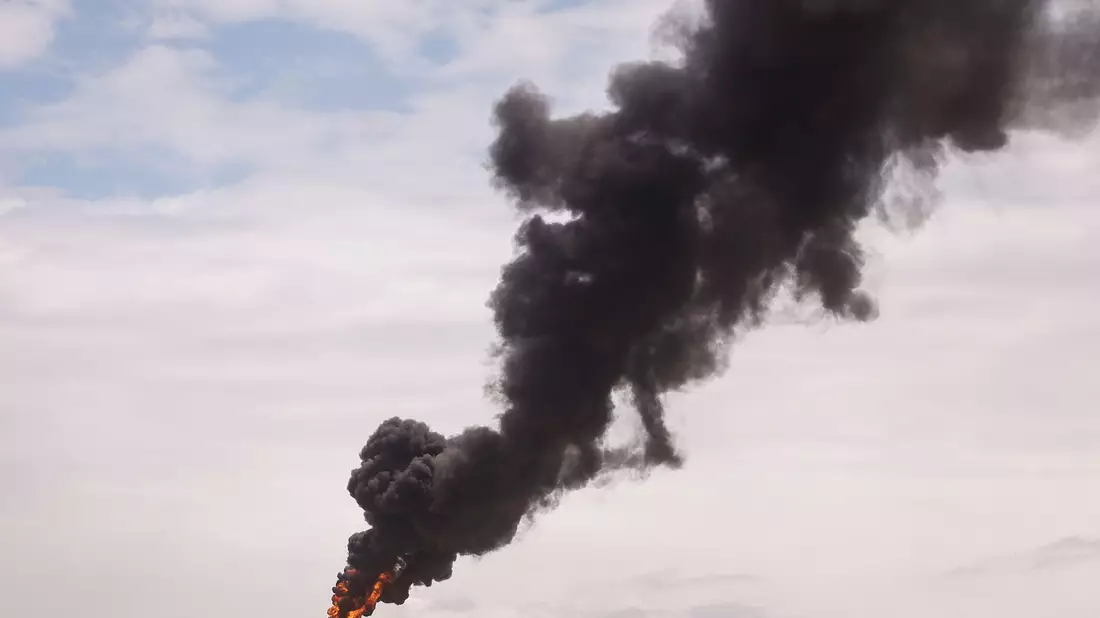 Die globalen Kohlendioxid-Emissionen durch fossile Energieträger steigen weiter an. - Bild: Stringer/dpa