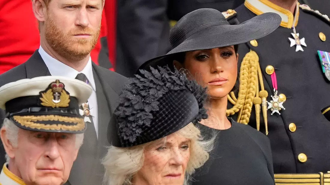 Ein neues Buch über die britischen Royals sorgte für Ärger in der königlichen Familie. (Archivbild) - Bild: Martin Meissner/Pool AP/dpa
