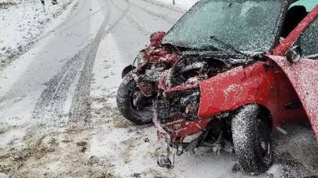 POL-LG: ++ Westergellersen - Glätteunfall - Fahrer nach Überholvorgang schwerverletzt ++ Bild im Anhang ++ - Bild: presseportal.de
