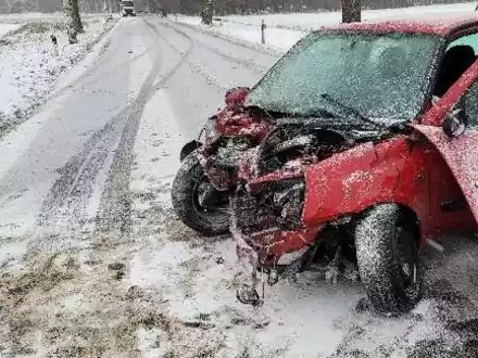 POL-LG: ++ Westergellersen - Glätteunfall - Fahrer nach Überholvorgang schwerverletzt ++ Bild im Anhang ++ - Foto: presseportal.de