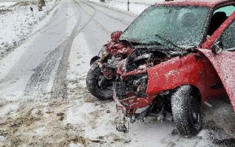 POL-LG: ++ Westergellersen - Glätteunfall - Fahrer nach Überholvorgang schwerverletzt ++ Bild im Anhang ++ - Foto: presseportal.de