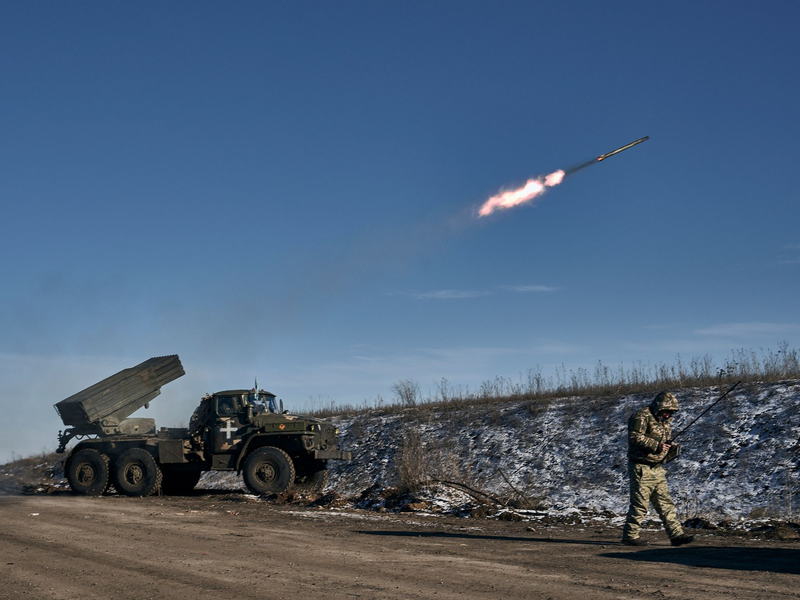 Die Ukraine ist einer Studie zufolge das militarisierteste Land der Welt. - Foto: Libkos/AP/dpa