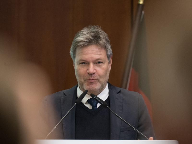 Bundeswirtschaftsminister Robert Habeck (Bündnis 90/Die Grünen) wurde Opfer eines Fake-Anrufs. - Foto: Sebastian Christoph Gollnow/dpa