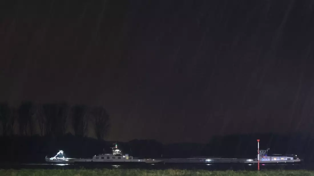 FW-LEV: Mehrere Personen von Rheinfähre evakuiert - Bild: presseportal.de