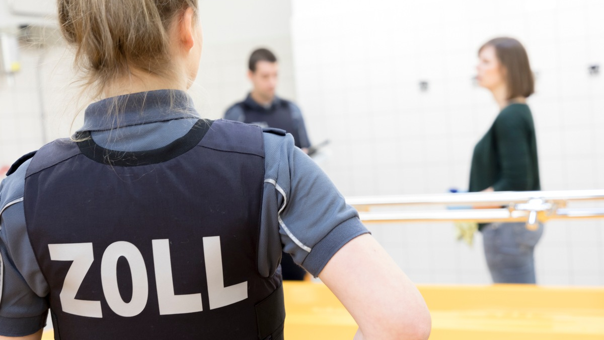 HZA-MD: Illegale Thailänderinnen gehen Prostitutionsgewerbe nach / Zoll kontrolliert Wohnungen in Halle (Saale) - Foto: presseportal.de