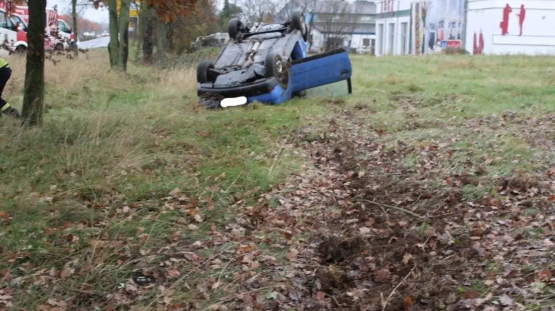 POL-DN: Unfall beim Überholen - Pkw überschlägt sich mehrfach - Bild: presseportal.de
