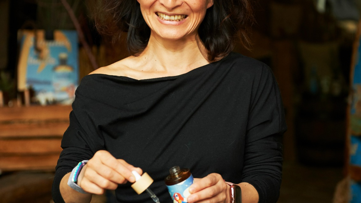 Gin-Weltmeister von Hamburg-Zanzibar entwickeln Weltneuheit: KOYi Dropping Gin - Mindful Drinking mit Pipette - Foto: presseportal.de