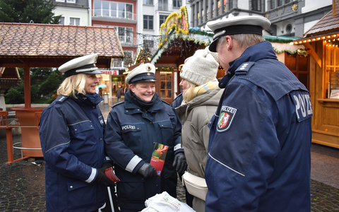 POL-SI: Innenministerium zu Besuch in der Kreispolizeibehörde Siegen-Wittgenstein - Gibt es das Projekt Fahrrad-Pate demnächst in ganz NRW? #polsiwi - Foto: presseportal.de